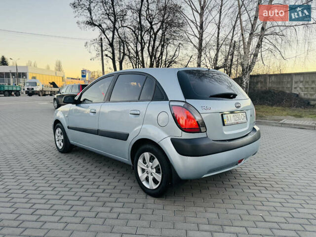 Сірий Кіа Ріо, об'ємом двигуна 1.4 л та пробігом 190 тис. км за 6000 $, фото 5 на Automoto.ua