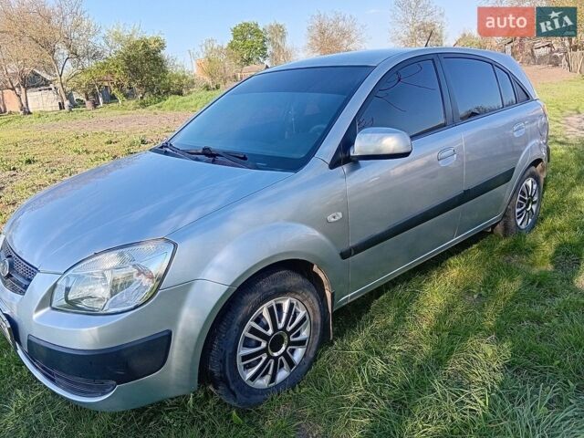 Серый Киа Рио, объемом двигателя 1.4 л и пробегом 220 тыс. км за 3699 $, фото 14 на Automoto.ua
