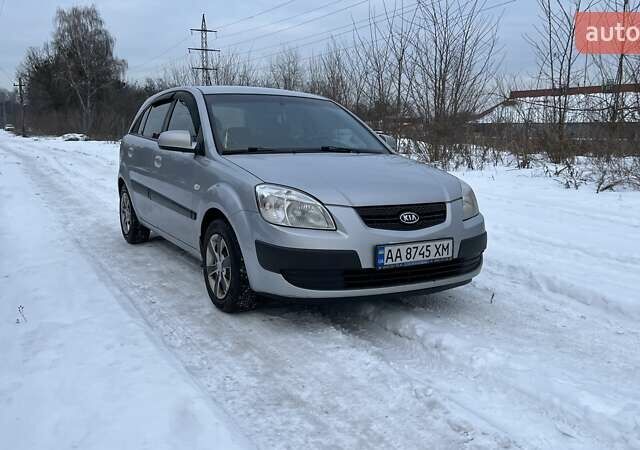 Серый Киа Рио, объемом двигателя 1.4 л и пробегом 271 тыс. км за 4500 $, фото 1 на Automoto.ua