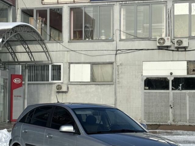 Сірий Кіа Ріо, об'ємом двигуна 1.4 л та пробігом 3 тис. км за 4700 $, фото 2 на Automoto.ua