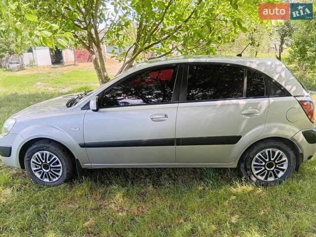 Серый Киа Рио, объемом двигателя 1.4 л и пробегом 220 тыс. км за 3699 $, фото 8 на Automoto.ua
