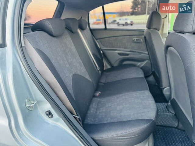 Серый Киа Рио, объемом двигателя 1.4 л и пробегом 190 тыс. км за 6200 $, фото 13 на Automoto.ua