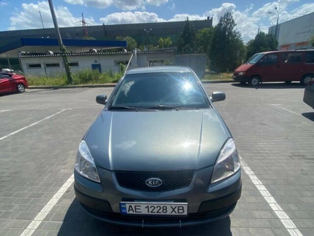 Серый Киа Рио, объемом двигателя 1.49 л и пробегом 163 тыс. км за 4000 $, фото 1 на Automoto.ua