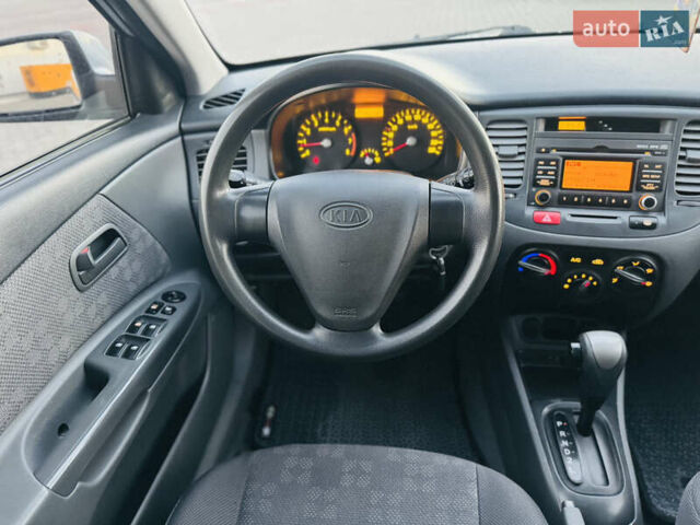 Серый Киа Рио, объемом двигателя 1.4 л и пробегом 190 тыс. км за 6200 $, фото 15 на Automoto.ua