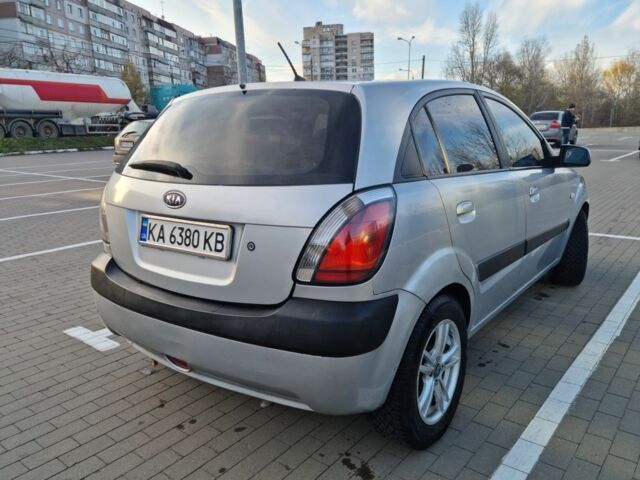 Серый Киа Рио, объемом двигателя 1.4 л и пробегом 200 тыс. км за 4200 $, фото 7 на Automoto.ua