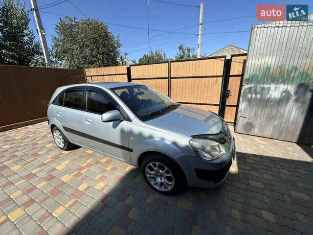 Серый Киа Рио, объемом двигателя 1.4 л и пробегом 223 тыс. км за 4900 $, фото 14 на Automoto.ua