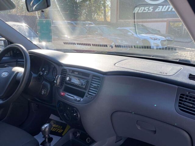 Серый Киа Рио, объемом двигателя 1.4 л и пробегом 149 тыс. км за 4999 $, фото 21 на Automoto.ua