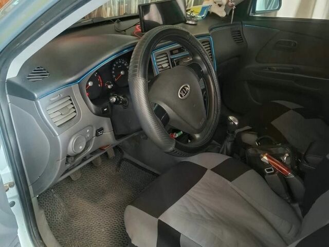 Сірий Кіа Ріо, об'ємом двигуна 1.4 л та пробігом 225 тис. км за 4100 $, фото 15 на Automoto.ua