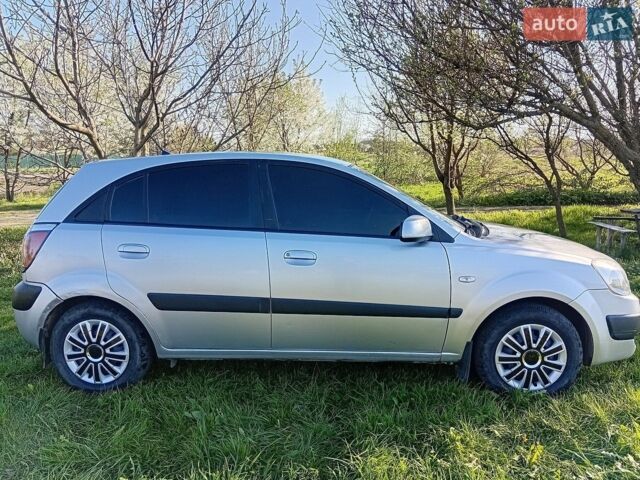 Серый Киа Рио, объемом двигателя 1.4 л и пробегом 220 тыс. км за 3699 $, фото 13 на Automoto.ua