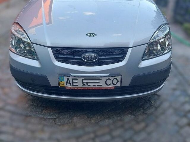 Серый Киа Рио, объемом двигателя 1.4 л и пробегом 33 тыс. км за 5500 $, фото 9 на Automoto.ua