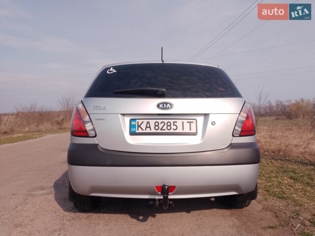 Сірий Кіа Ріо, об'ємом двигуна 1.4 л та пробігом 119 тис. км за 5000 $, фото 5 на Automoto.ua