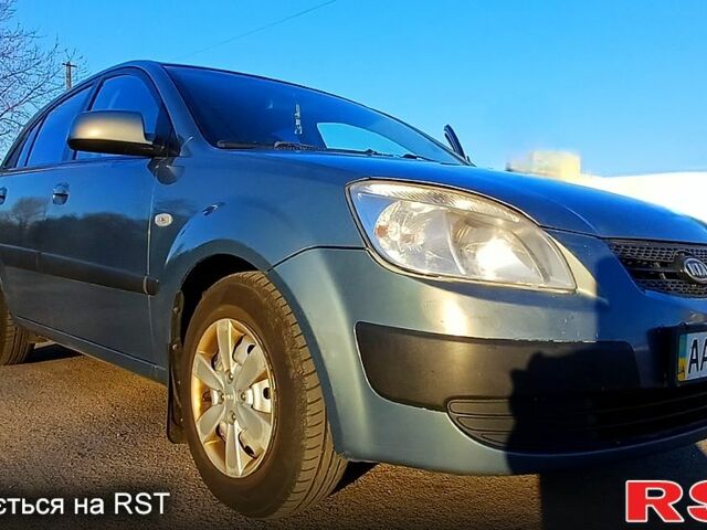 Сірий Кіа Ріо, об'ємом двигуна 1.4 л та пробігом 357 тис. км за 3800 $, фото 4 на Automoto.ua