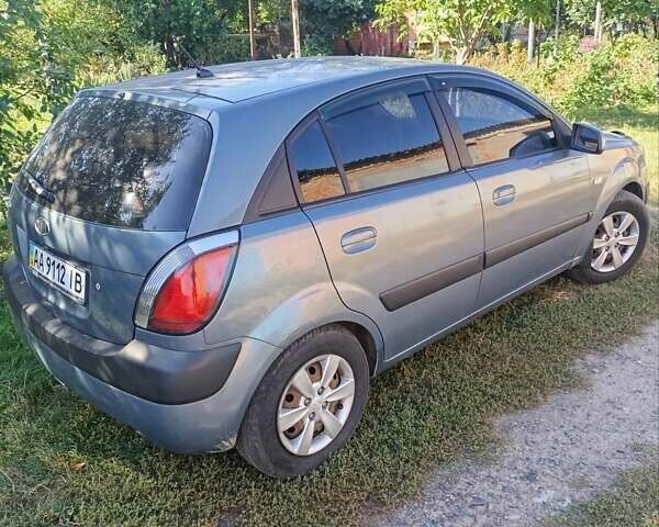 Сірий Кіа Ріо, об'ємом двигуна 1.34 л та пробігом 276 тис. км за 3650 $, фото 1 на Automoto.ua
