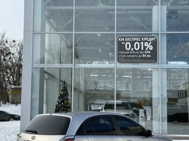 Сірий Кіа Ріо, об'ємом двигуна 1.4 л та пробігом 3 тис. км за 4700 $, фото 3 на Automoto.ua