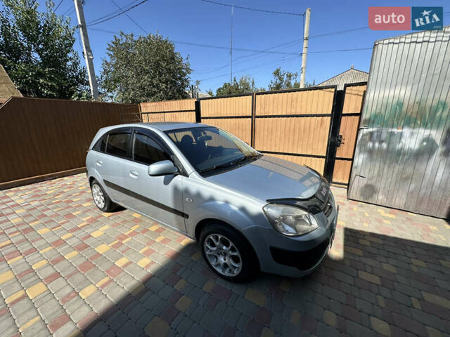 Серый Киа Рио, объемом двигателя 1.4 л и пробегом 223 тыс. км за 4900 $, фото 13 на Automoto.ua