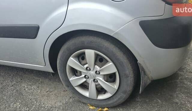 Серый Киа Рио, объемом двигателя 1.4 л и пробегом 130 тыс. км за 4500 $, фото 11 на Automoto.ua