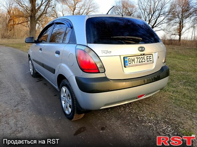 Сірий Кіа Ріо, об'ємом двигуна 1.4 л та пробігом 227 тис. км за 4000 $, фото 7 на Automoto.ua