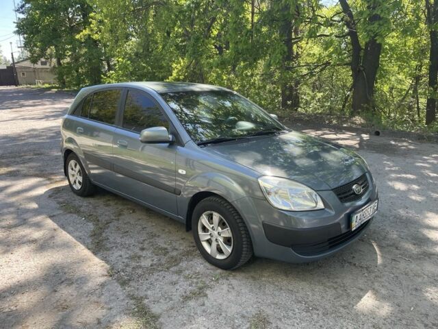 Серый Киа Рио, объемом двигателя 1.4 л и пробегом 253 тыс. км за 4300 $, фото 4 на Automoto.ua