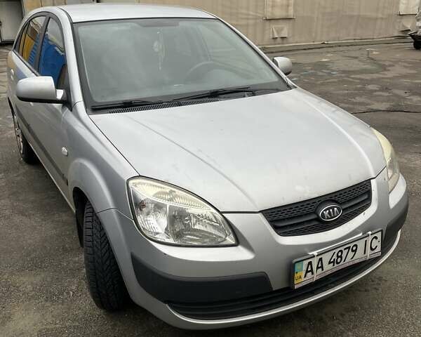Серый Киа Рио, объемом двигателя 1.4 л и пробегом 95 тыс. км за 7000 $, фото 1 на Automoto.ua