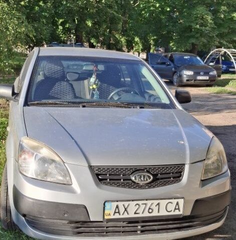 Сірий Кіа Ріо, об'ємом двигуна 1.4 л та пробігом 240 тис. км за 5500 $, фото 3 на Automoto.ua