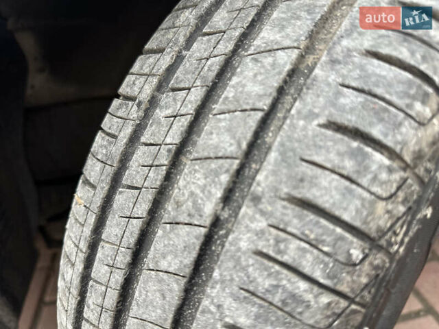 Сірий Кіа Ріо, об'ємом двигуна 1.4 л та пробігом 98 тис. км за 5990 $, фото 23 на Automoto.ua