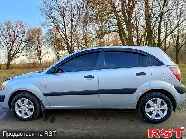 Сірий Кіа Ріо, об'ємом двигуна 1.4 л та пробігом 227 тис. км за 4000 $, фото 11 на Automoto.ua