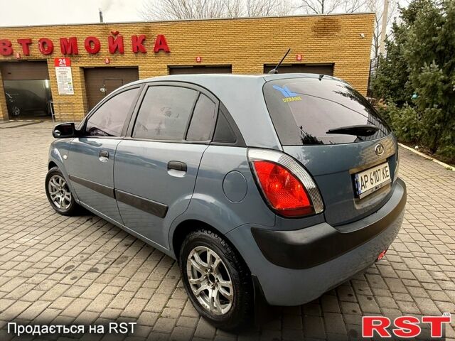 Серый Киа Рио, объемом двигателя 1.4 л и пробегом 17800 тыс. км за 3300 $, фото 6 на Automoto.ua