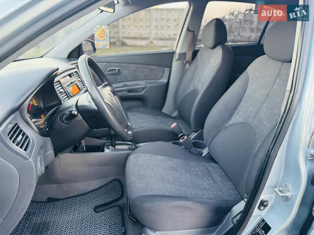 Серый Киа Рио, объемом двигателя 1.4 л и пробегом 190 тыс. км за 6200 $, фото 10 на Automoto.ua