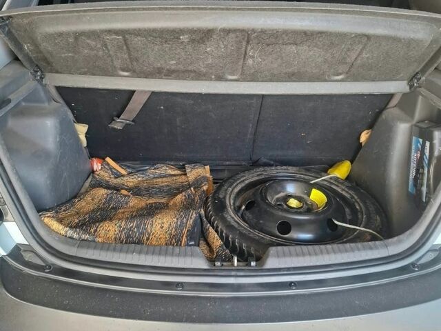 Сірий Кіа Ріо, об'ємом двигуна 1.4 л та пробігом 225 тис. км за 4100 $, фото 5 на Automoto.ua