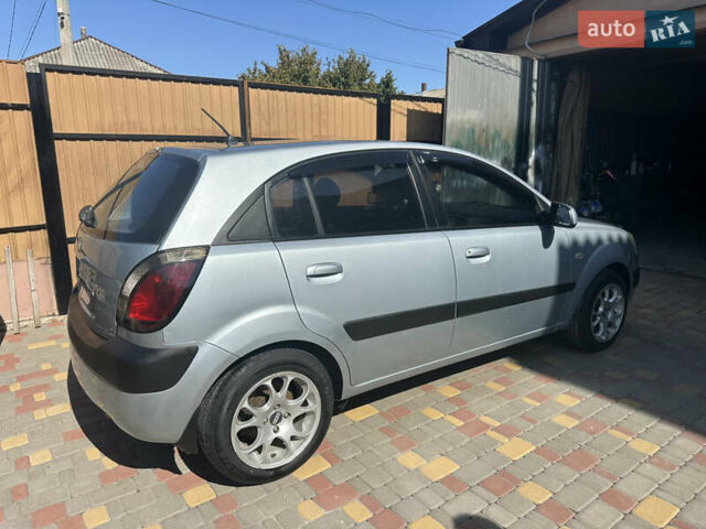 Серый Киа Рио, объемом двигателя 1.4 л и пробегом 223 тыс. км за 4900 $, фото 10 на Automoto.ua