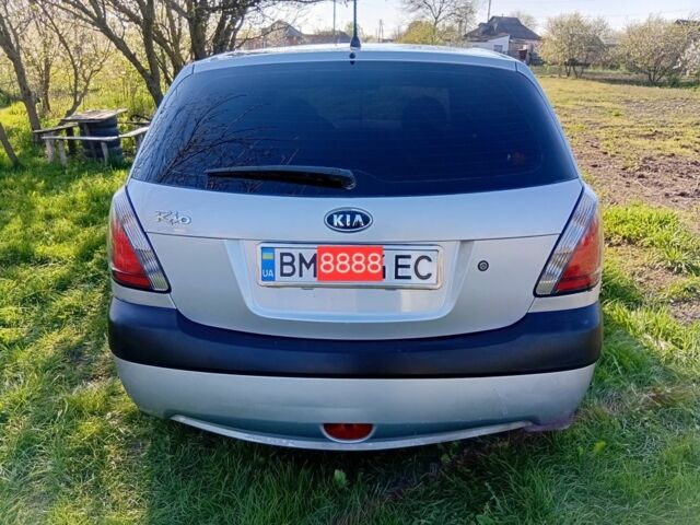 Серый Киа Рио, объемом двигателя 1.4 л и пробегом 225 тыс. км за 3800 $, фото 6 на Automoto.ua