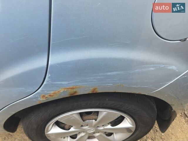 Сірий Кіа Ріо, об'ємом двигуна 1.4 л та пробігом 240 тис. км за 4000 $, фото 1 на Automoto.ua