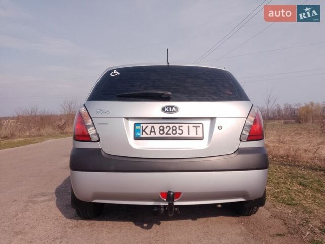Сірий Кіа Ріо, об'ємом двигуна 1.4 л та пробігом 119 тис. км за 5500 $, фото 3 на Automoto.ua