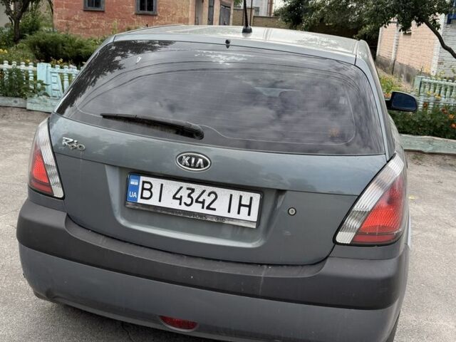 Сірий Кіа Ріо, об'ємом двигуна 1.4 л та пробігом 255 тис. км за 3897 $, фото 4 на Automoto.ua