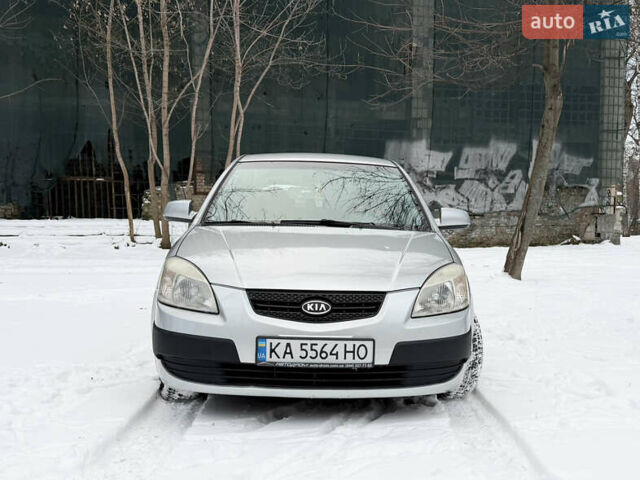 Сірий Кіа Ріо, об'ємом двигуна 1.34 л та пробігом 196 тис. км за 5300 $, фото 1 на Automoto.ua