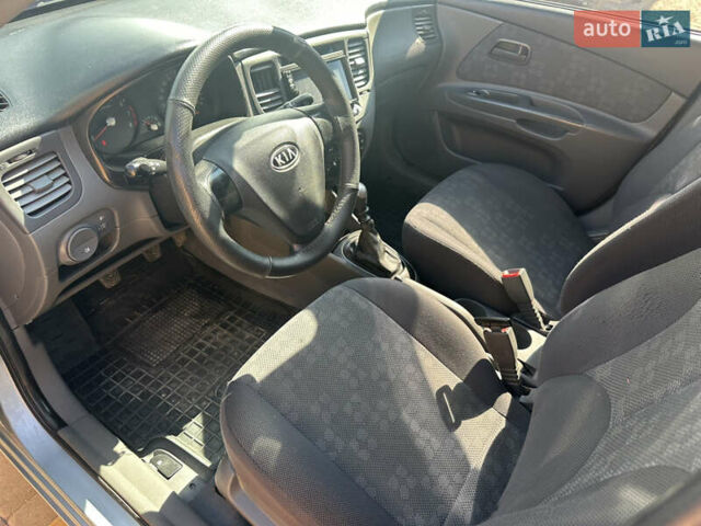 Серый Киа Рио, объемом двигателя 1.4 л и пробегом 223 тыс. км за 4900 $, фото 31 на Automoto.ua