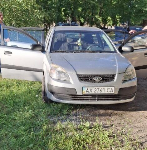 Сірий Кіа Ріо, об'ємом двигуна 1.4 л та пробігом 240 тис. км за 5500 $, фото 2 на Automoto.ua