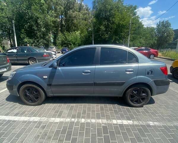 Серый Киа Рио, объемом двигателя 1.49 л и пробегом 163 тыс. км за 4000 $, фото 3 на Automoto.ua