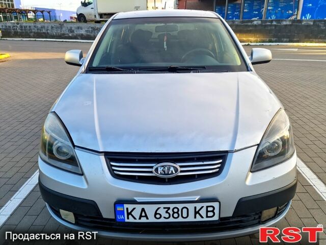 Серый Киа Рио, объемом двигателя 1.4 л и пробегом 30000 тыс. км за 4000 $, фото 3 на Automoto.ua