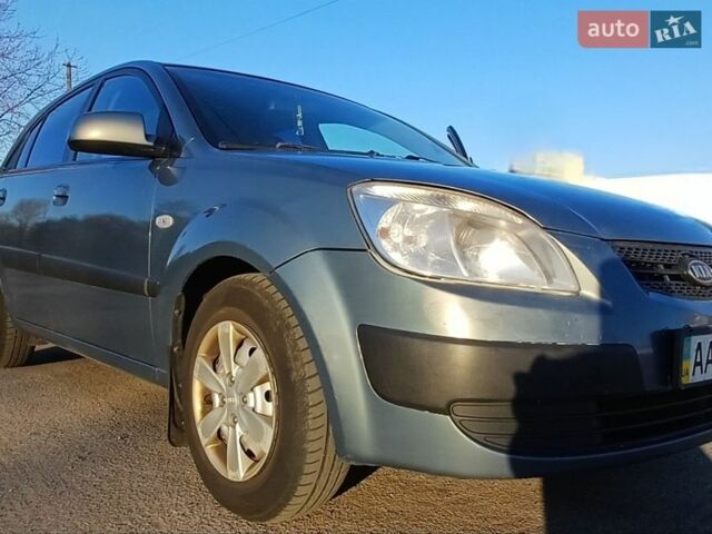 Серый Киа Рио, объемом двигателя 1.4 л и пробегом 357 тыс. км за 3600 $, фото 6 на Automoto.ua
