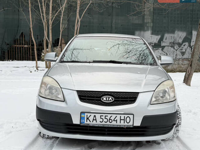Сірий Кіа Ріо, об'ємом двигуна 1.34 л та пробігом 196 тис. км за 5300 $, фото 3 на Automoto.ua