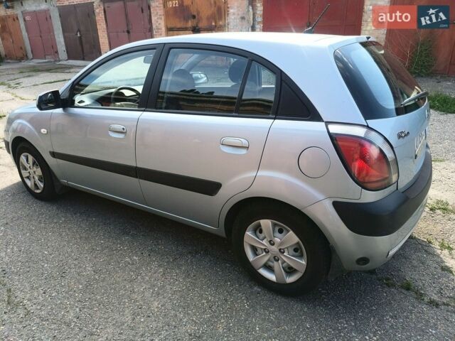 Сірий Кіа Ріо, об'ємом двигуна 1.4 л та пробігом 48 тис. км за 6000 $, фото 1 на Automoto.ua