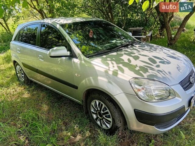 Серый Киа Рио, объемом двигателя 1.4 л и пробегом 220 тыс. км за 3699 $, фото 9 на Automoto.ua