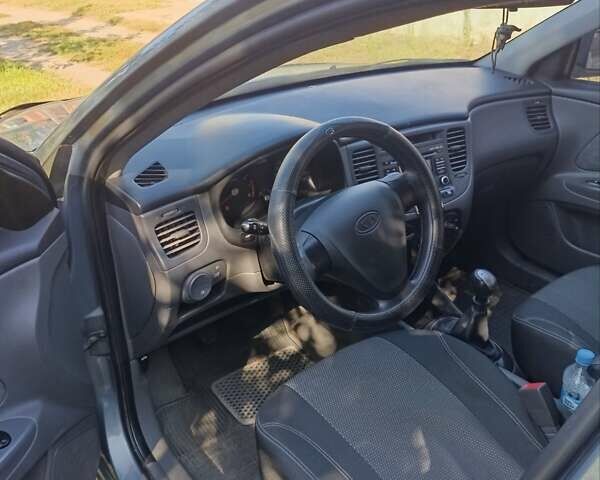 Сірий Кіа Ріо, об'ємом двигуна 1.34 л та пробігом 276 тис. км за 3650 $, фото 2 на Automoto.ua