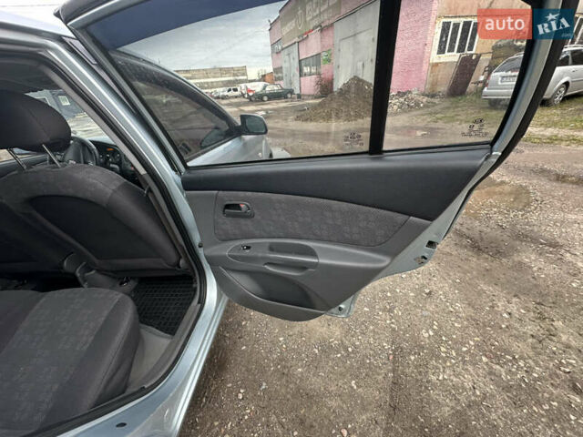 Серый Киа Рио, объемом двигателя 1.4 л и пробегом 223 тыс. км за 4700 $, фото 36 на Automoto.ua