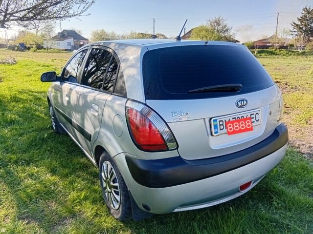 Серый Киа Рио, объемом двигателя 1.4 л и пробегом 225 тыс. км за 3800 $, фото 3 на Automoto.ua