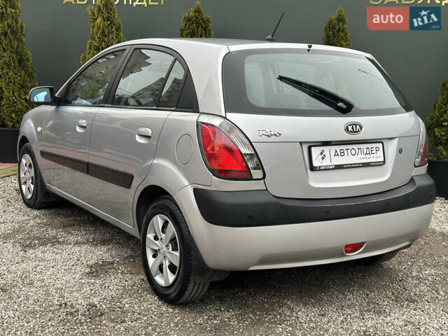 Сірий Кіа Ріо, об'ємом двигуна 1.4 л та пробігом 98 тис. км за 5990 $, фото 10 на Automoto.ua