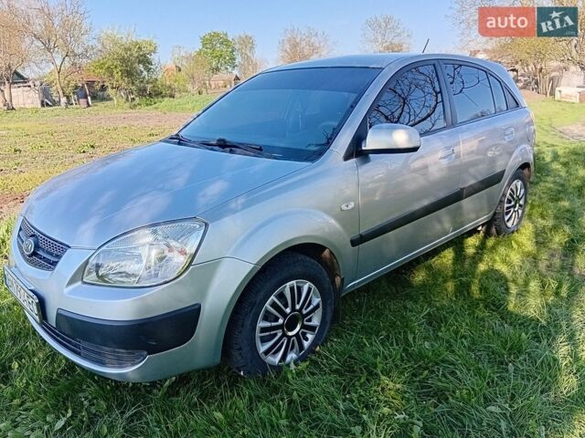 Серый Киа Рио, объемом двигателя 1.4 л и пробегом 220 тыс. км за 3699 $, фото 12 на Automoto.ua