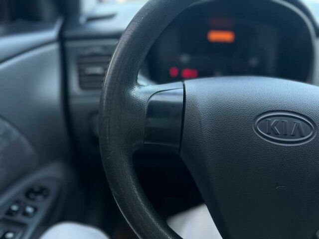Серый Киа Рио, объемом двигателя 1.4 л и пробегом 135 тыс. км за 5778 $, фото 12 на Automoto.ua