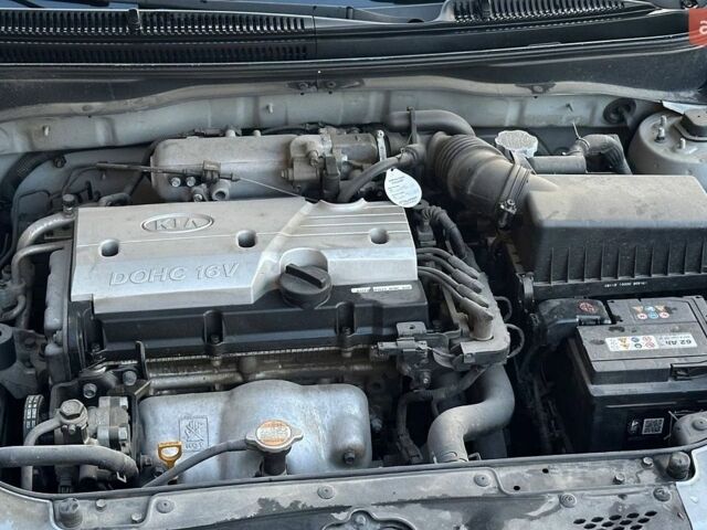Серый Киа Рио, объемом двигателя 1.4 л и пробегом 136 тыс. км за 5200 $, фото 15 на Automoto.ua